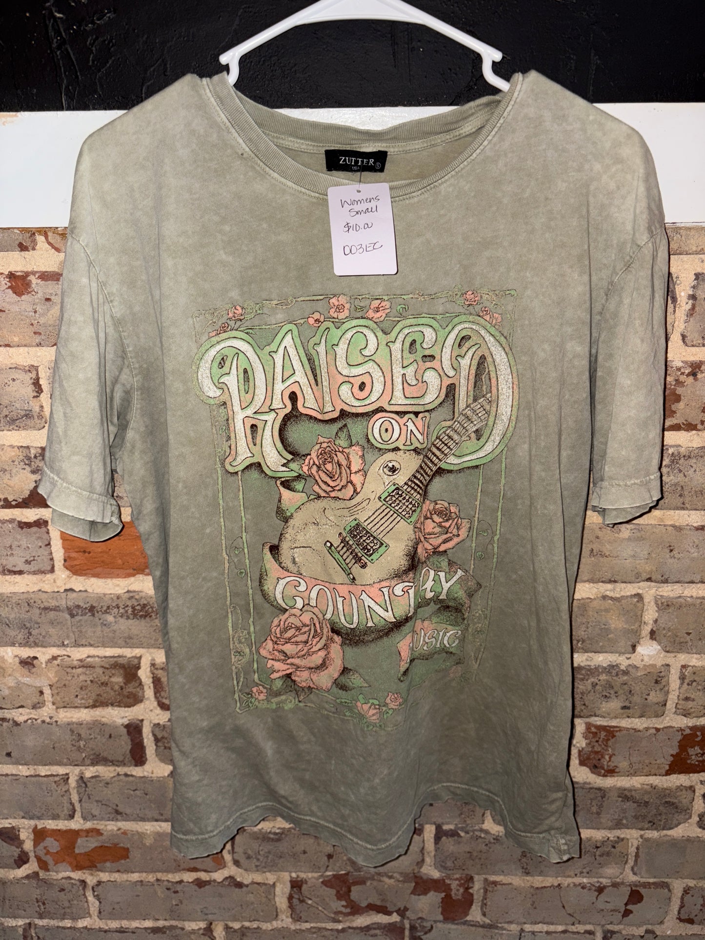 Women’s Small Raise in Country Tee