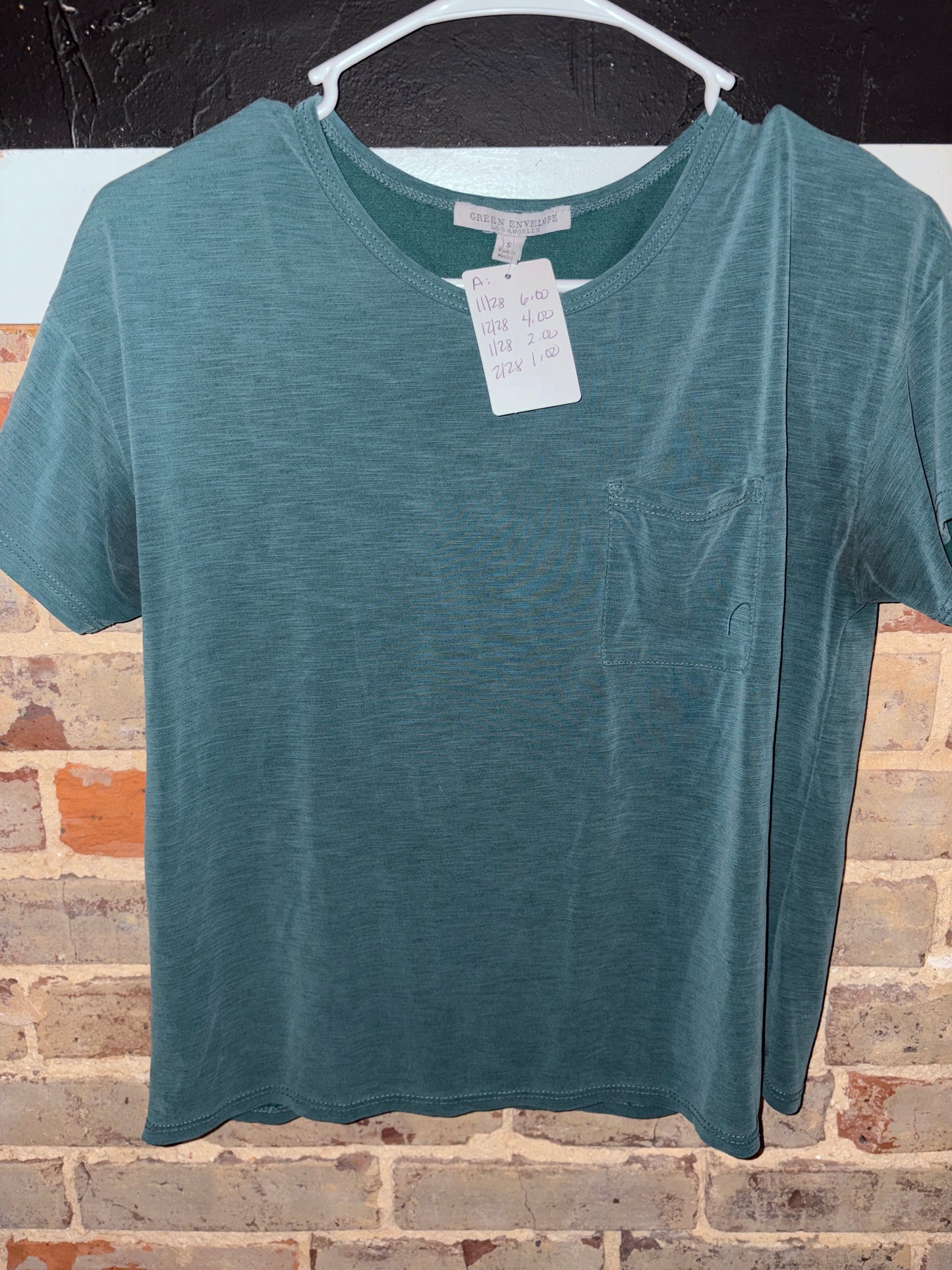 Women’s green envelope Small Tee