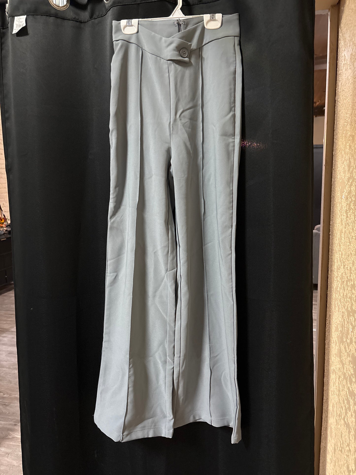 Women’s pants size small