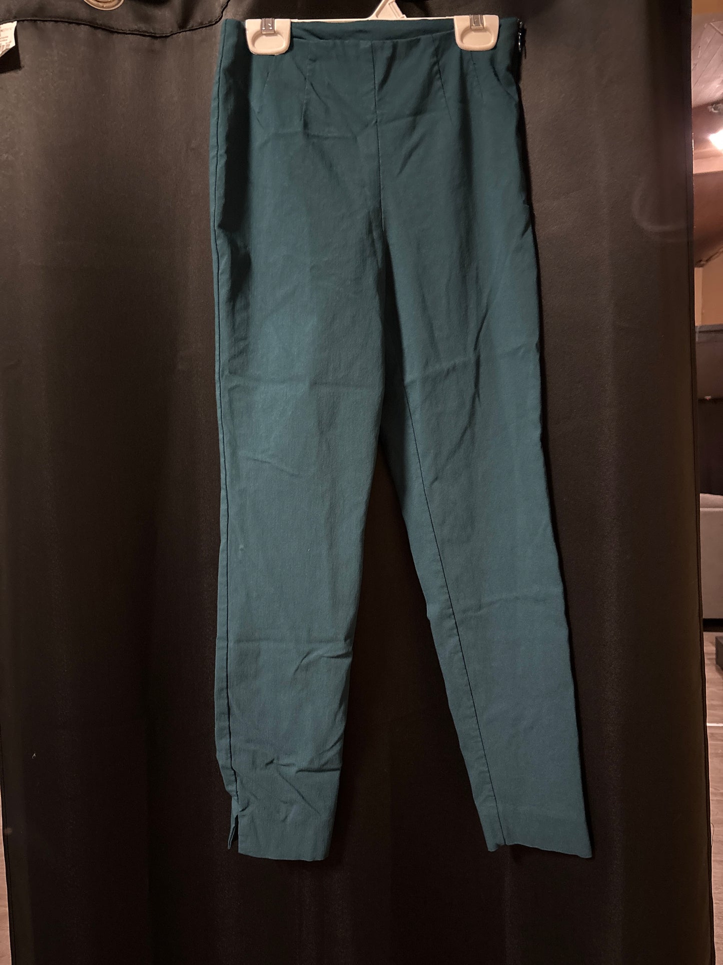 Women’s pants size 4