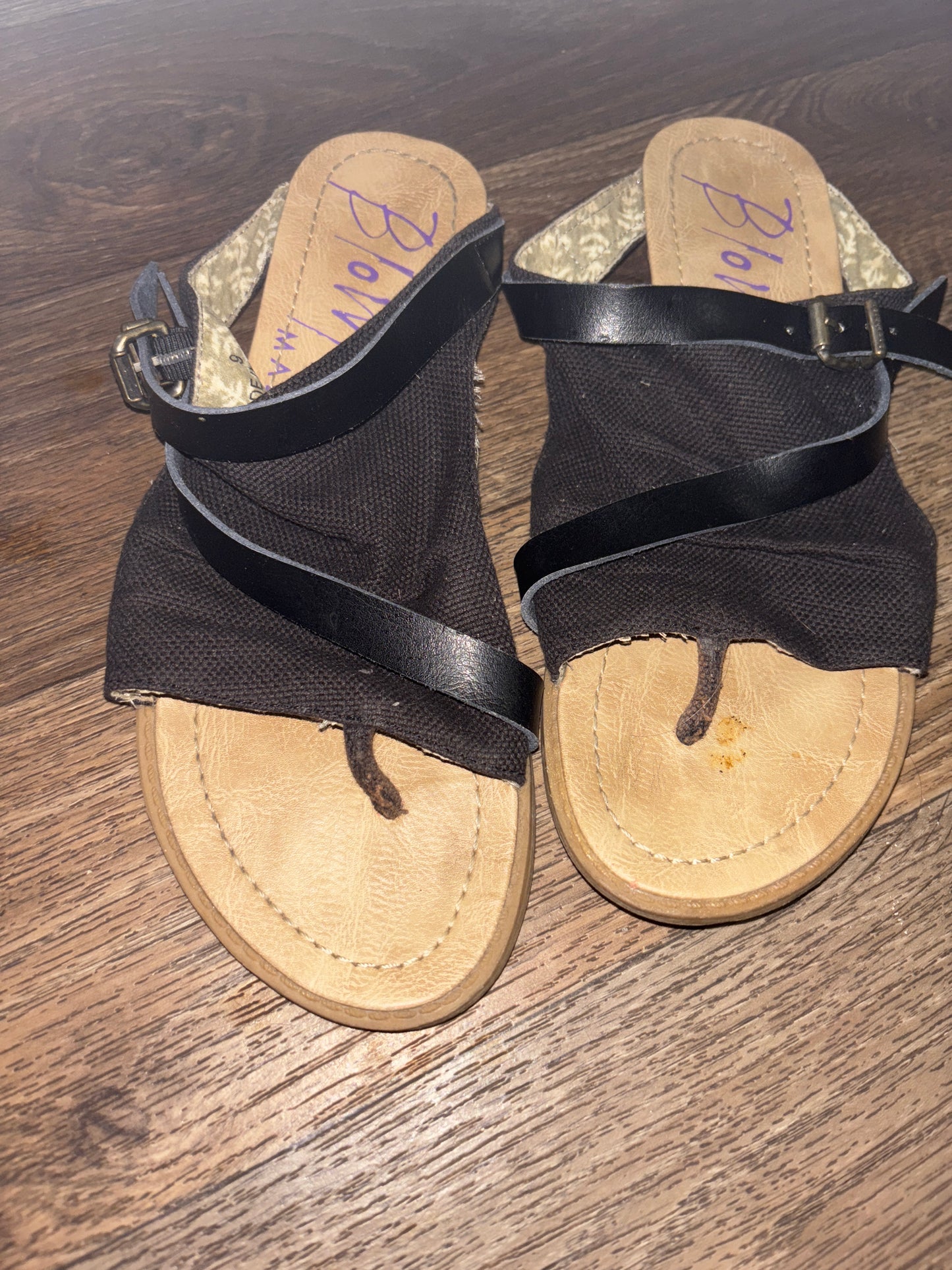 Women’s Size 8 Shoe