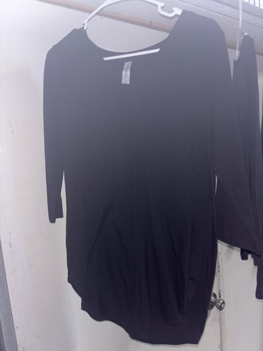 Women’s medium blouse