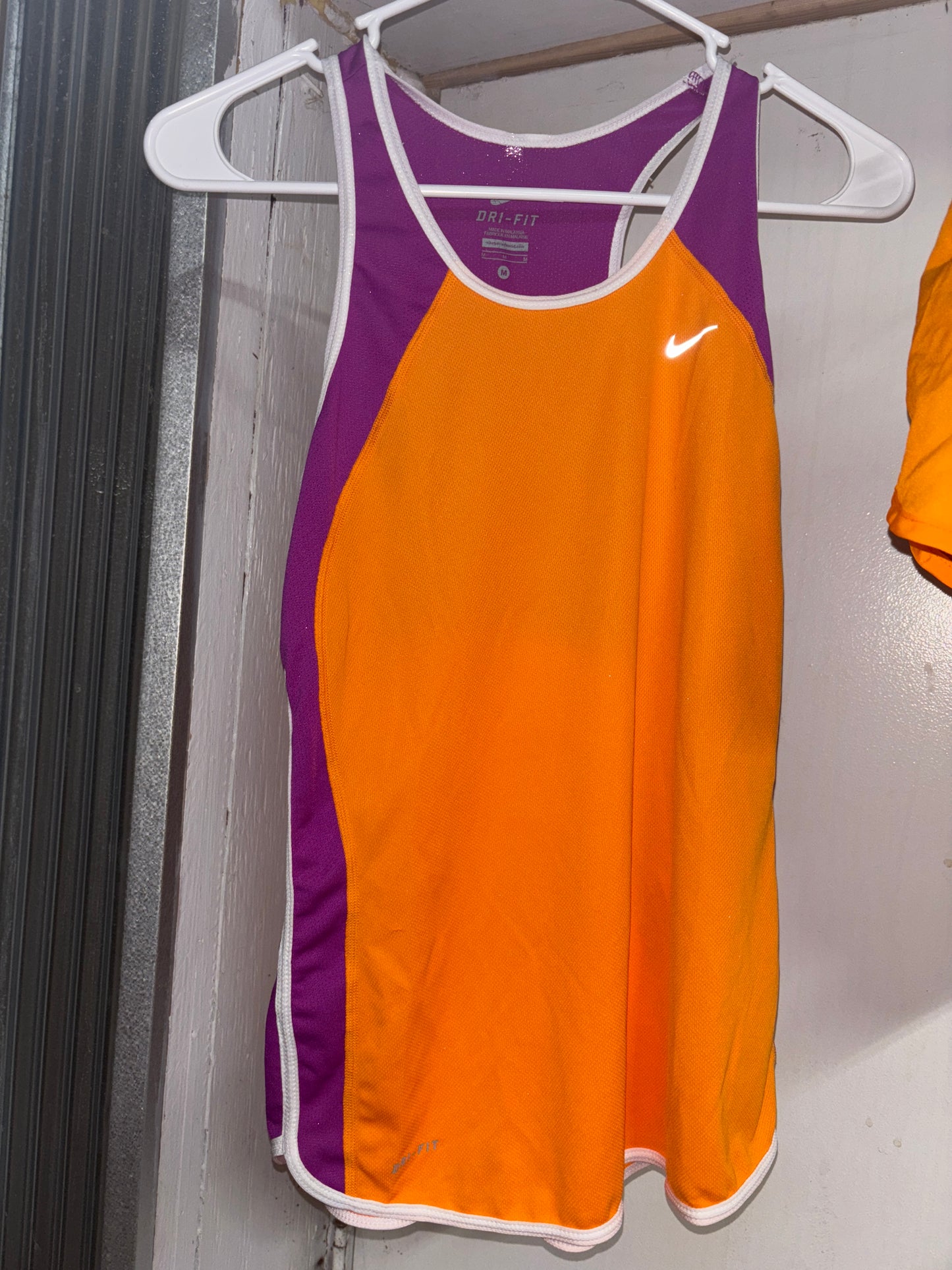 Women’s medium Nike tank