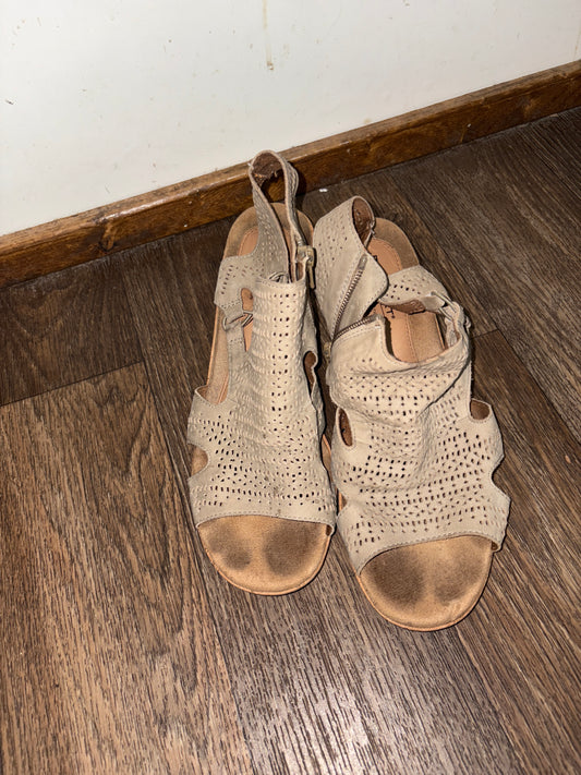 Women’s Size 8 Shoes