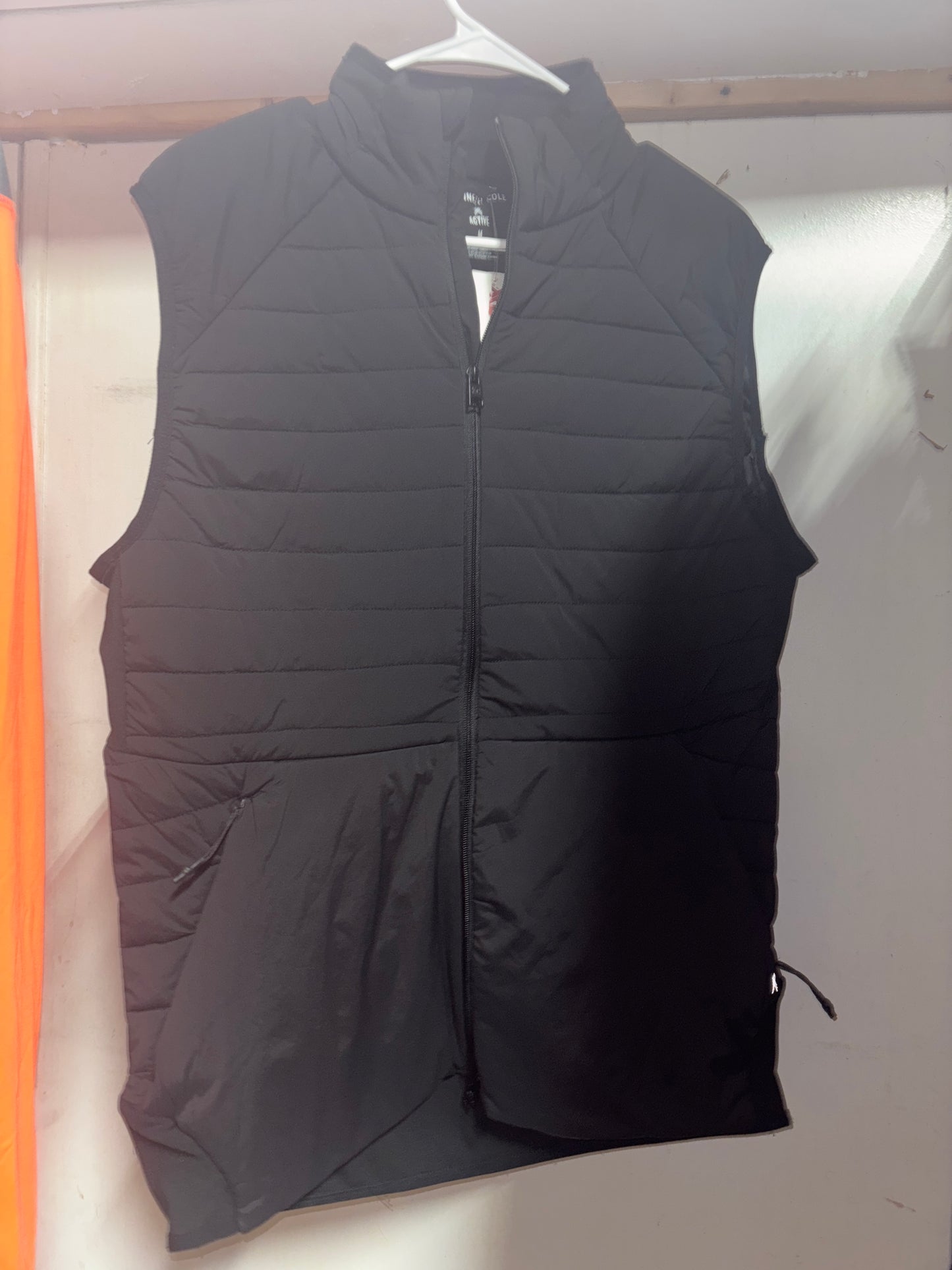 Men’s medium vest