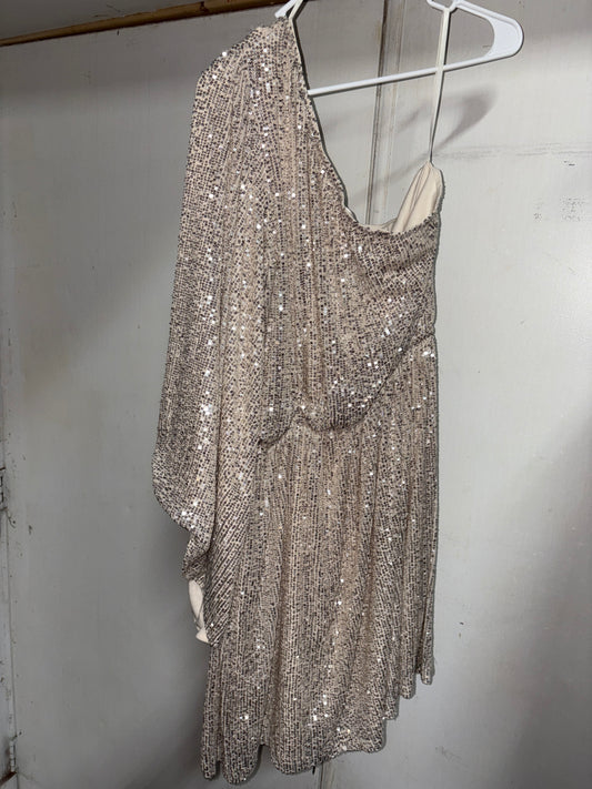 Women’s 1X Cream Mini Formal Gown