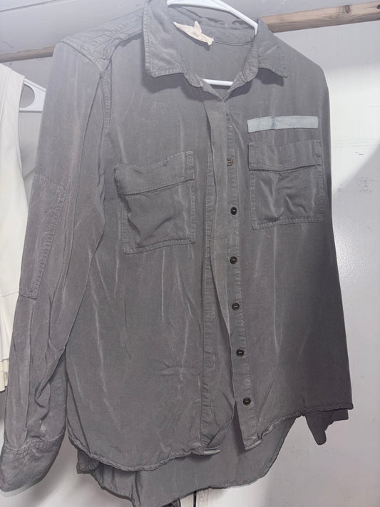 Women’s medium blouse