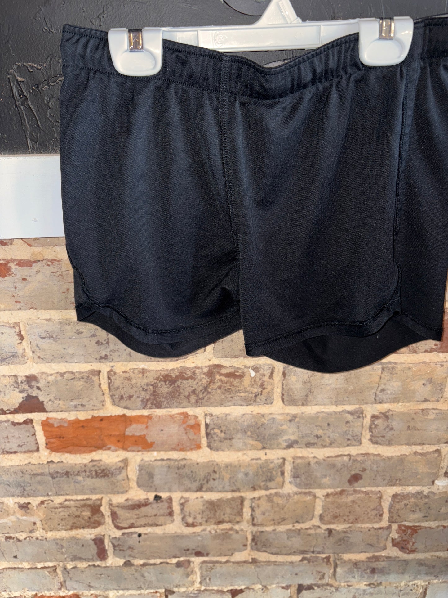 Women’s UnderArmor Shorts Small