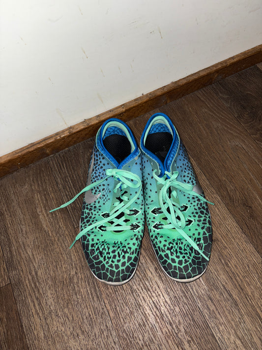 Women’s 8.5 Tennis Shoes