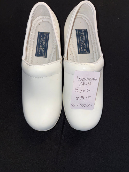Women’s Cherokee Nursing Shoes size 6