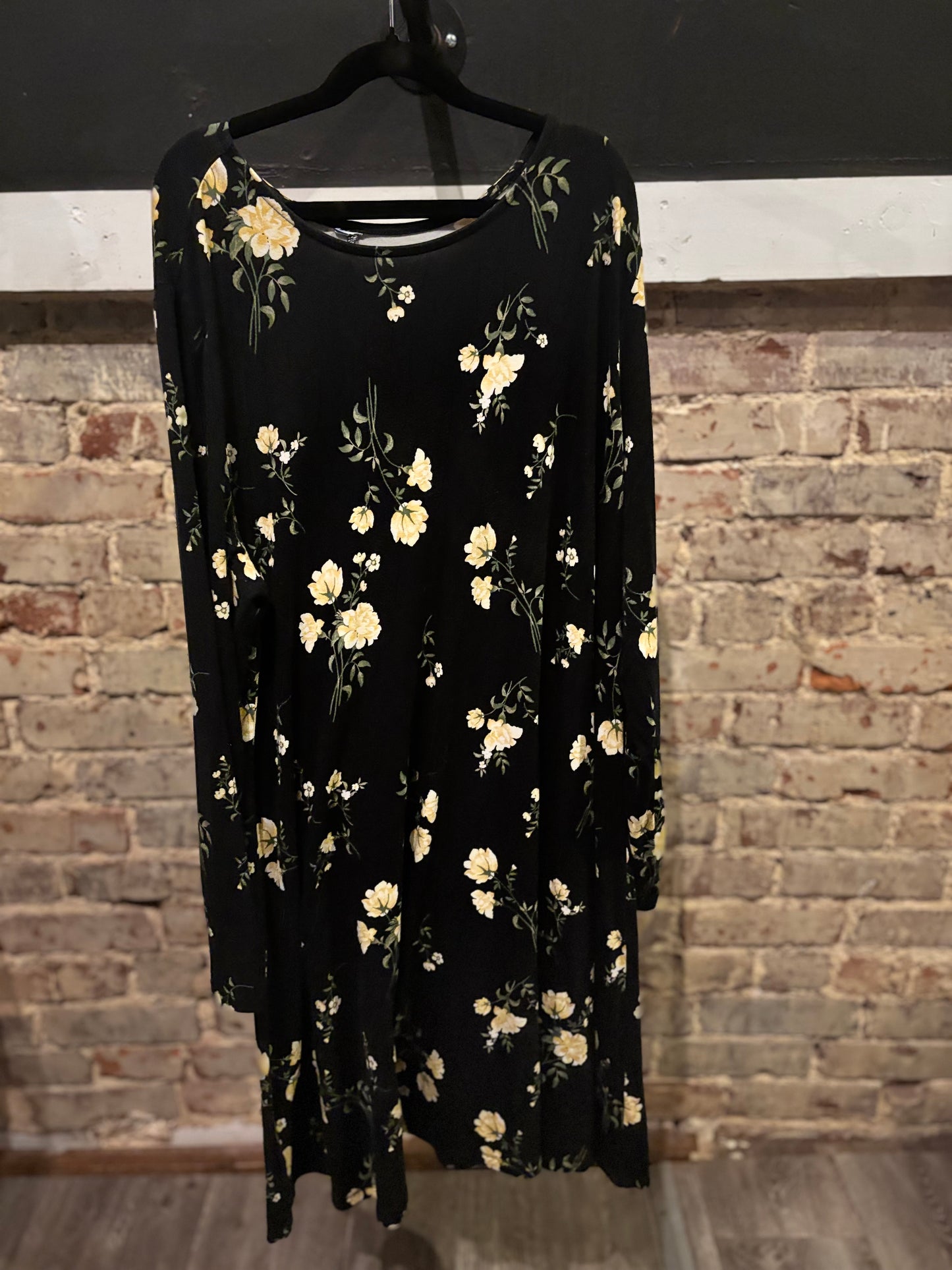 Women’s Floral Dress Large