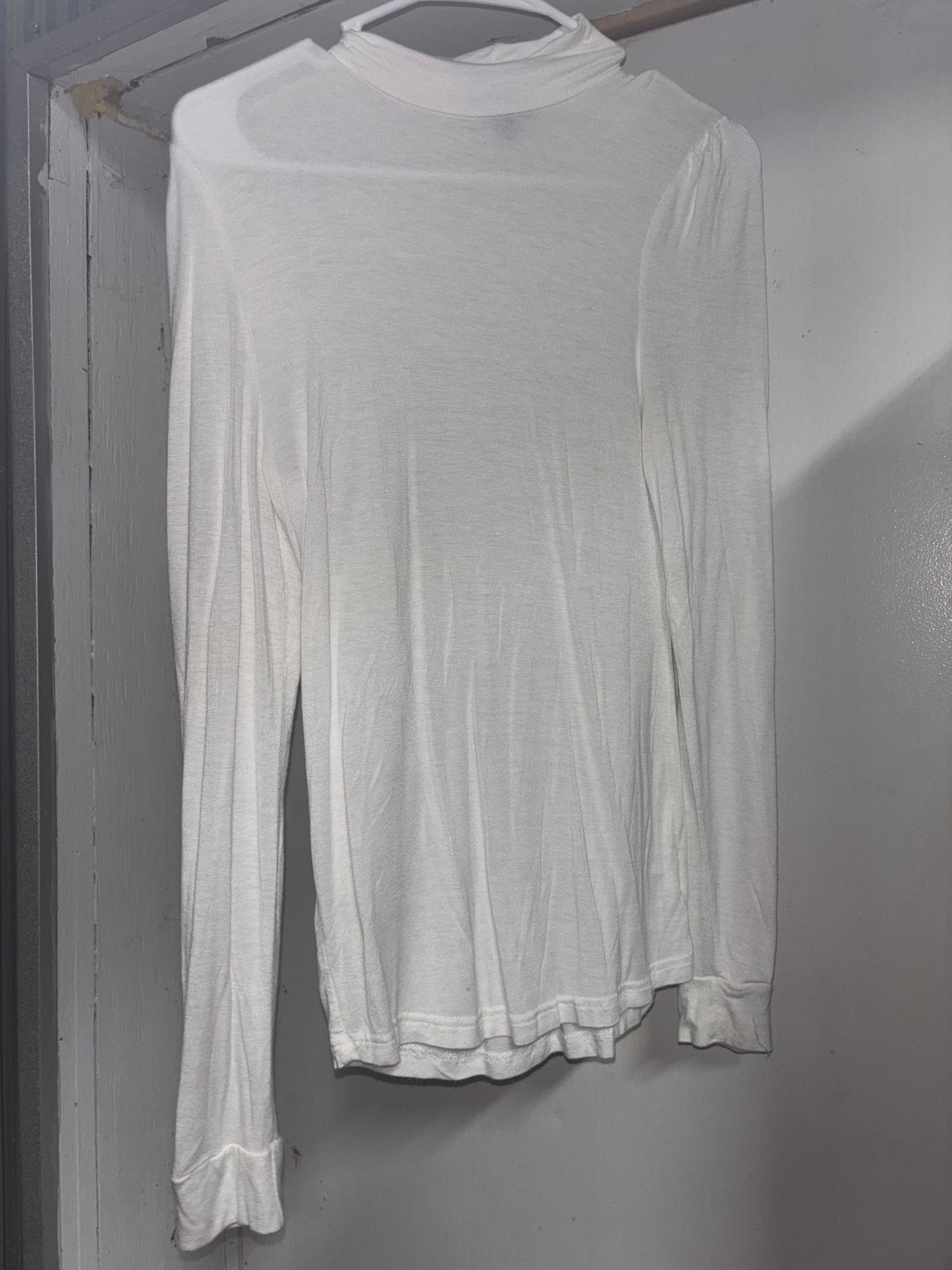 Women’s medium blouse