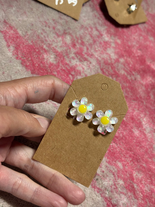 White Daisy Clip-on Earrings