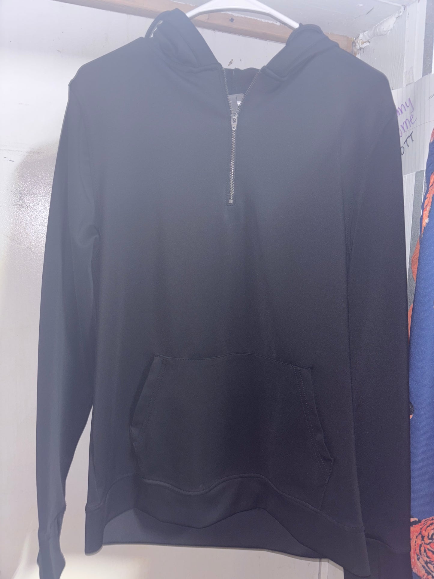 Men’s medium pullover