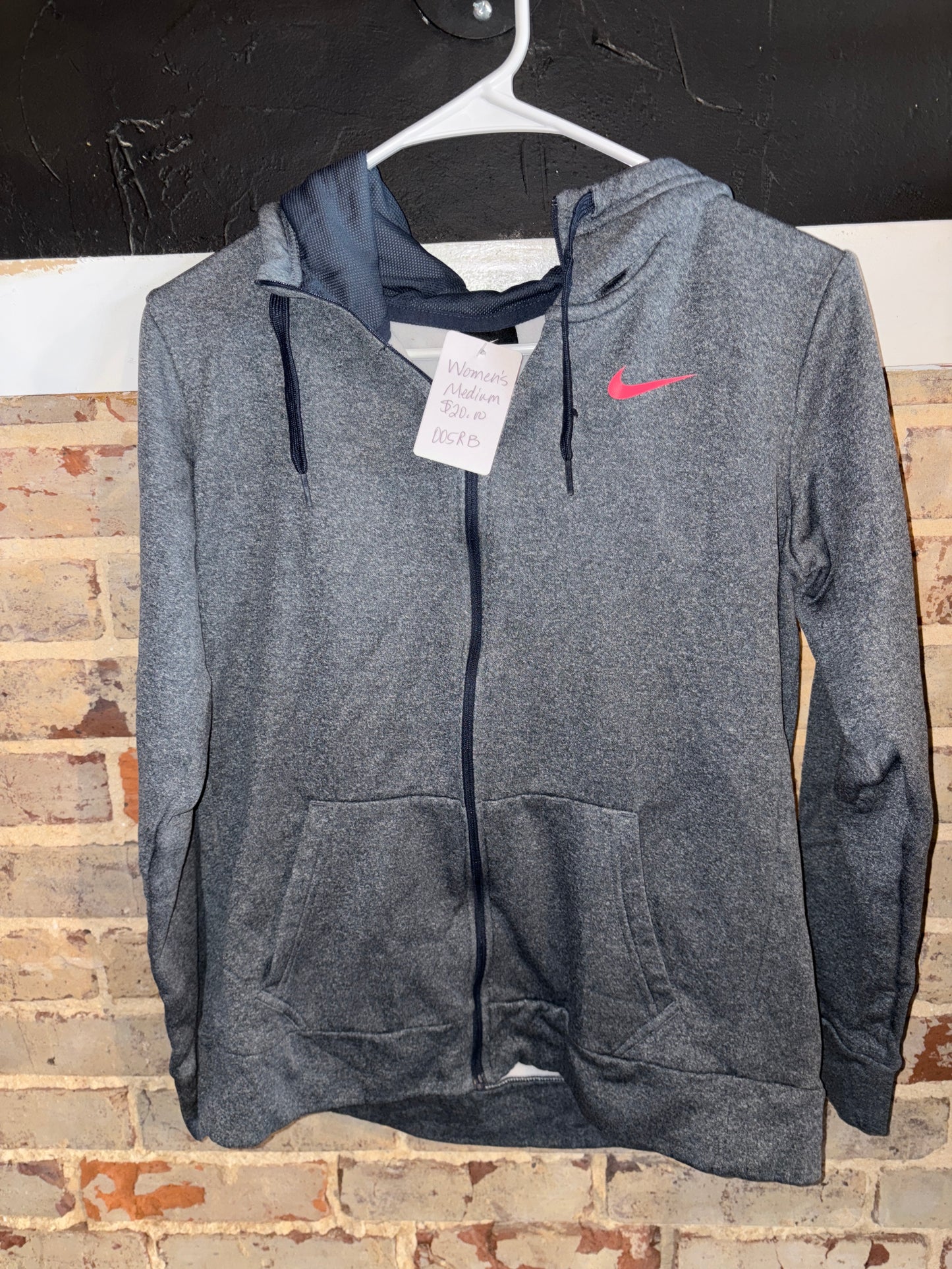 Women’s Medium Nike Jacket