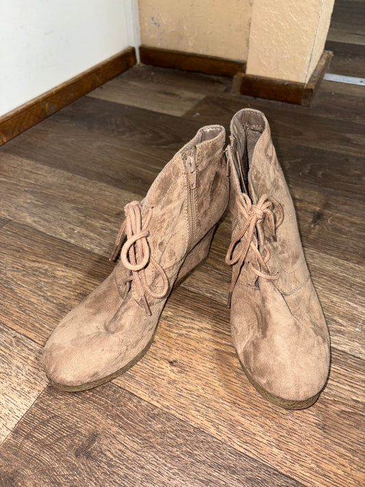 Women’s Size 8 Shoes