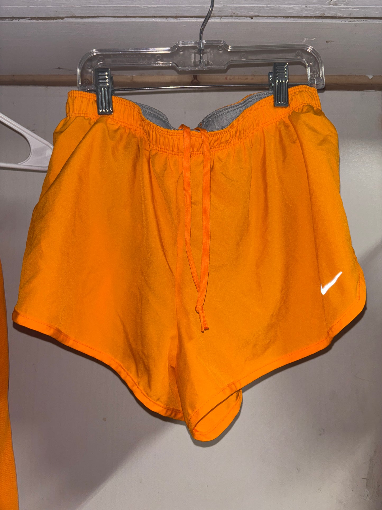 Women’s medium Nike short