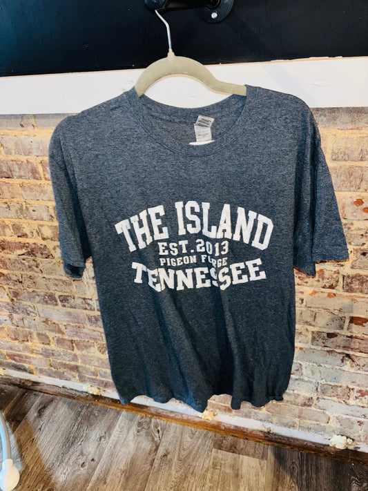 PF Women’s Large Tee