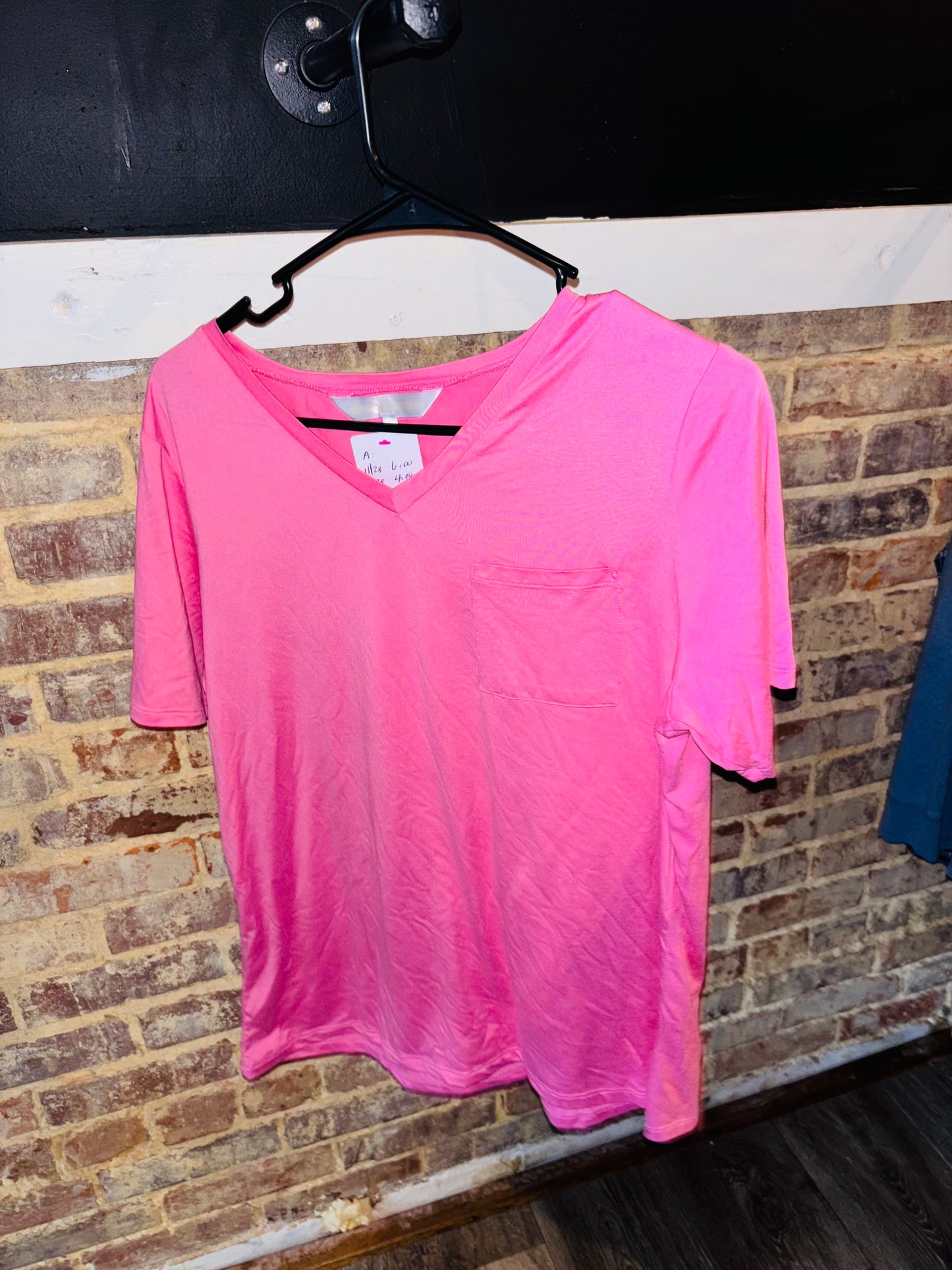 Women’s Large Pink V Neck