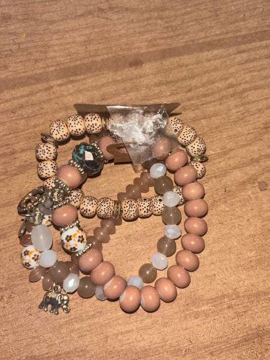 Warm Elephant Pendent Bracelet Set