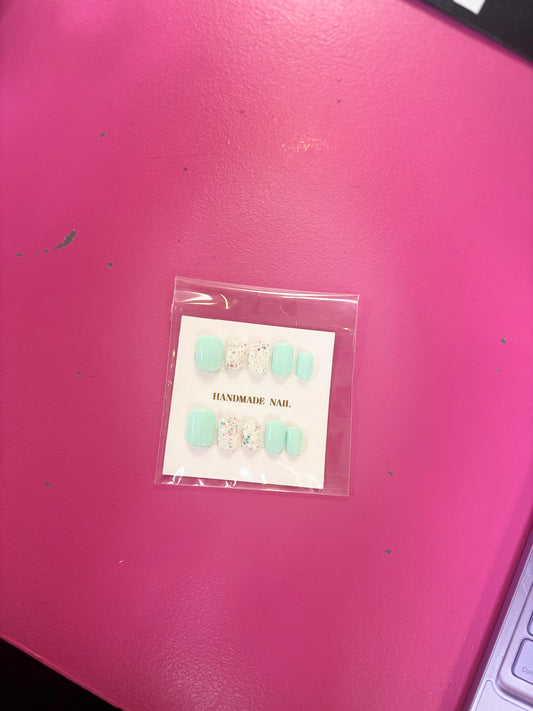 Mint Green Grafitti