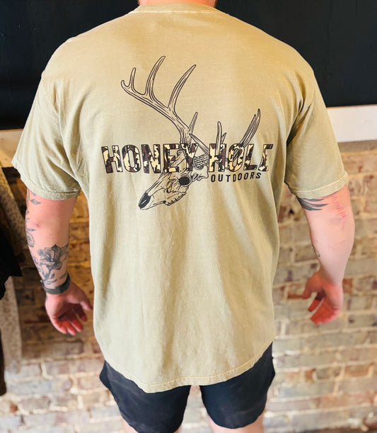 Honey Hole Skull Mount Tee