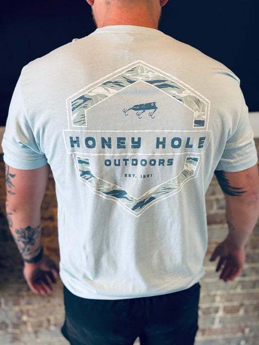 Honey Hole Redfish Hex Tee